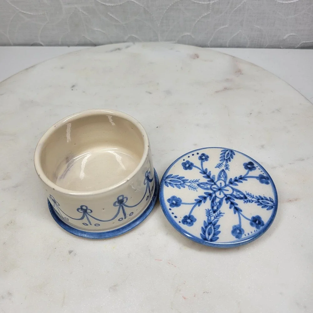 VTG Polish Pottery Ceramic Trinket Box Blue White Hand Vanity Painted Floral Lid